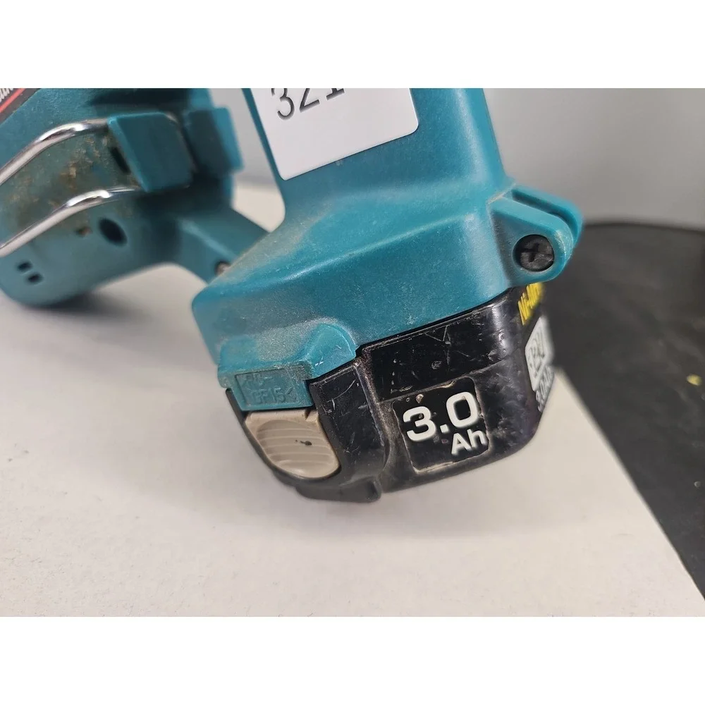 Makita Auto Feed Screwdriver 6835D W Battery No Charger
